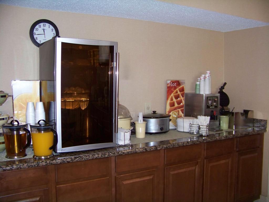 Quality Inn Huntersville Near Lake Norman Exteriér fotografie