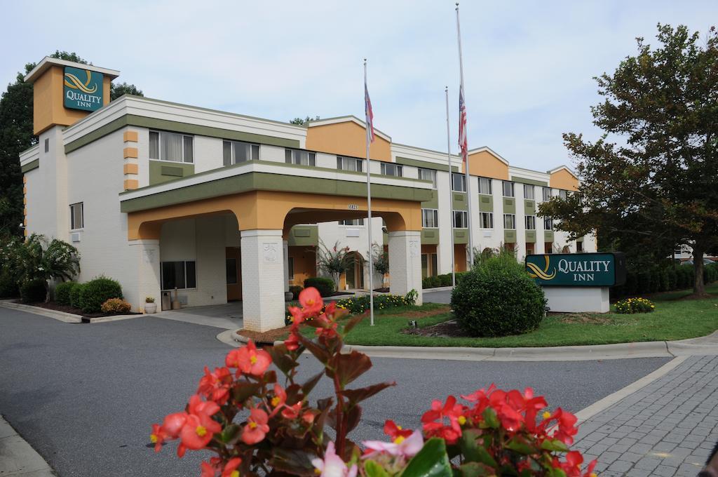 Quality Inn Huntersville Near Lake Norman Exteriér fotografie