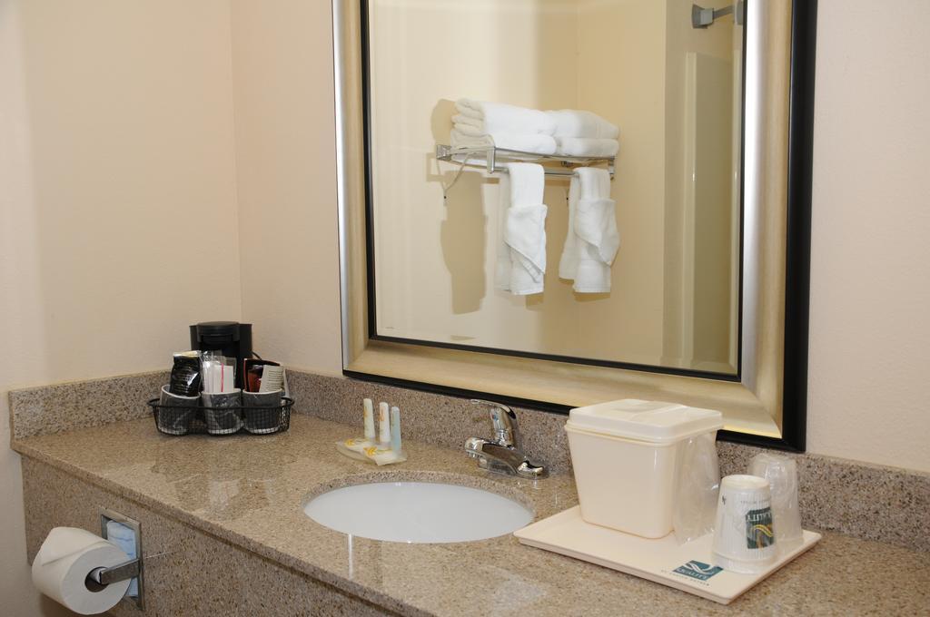 Quality Inn Huntersville Near Lake Norman Exteriér fotografie