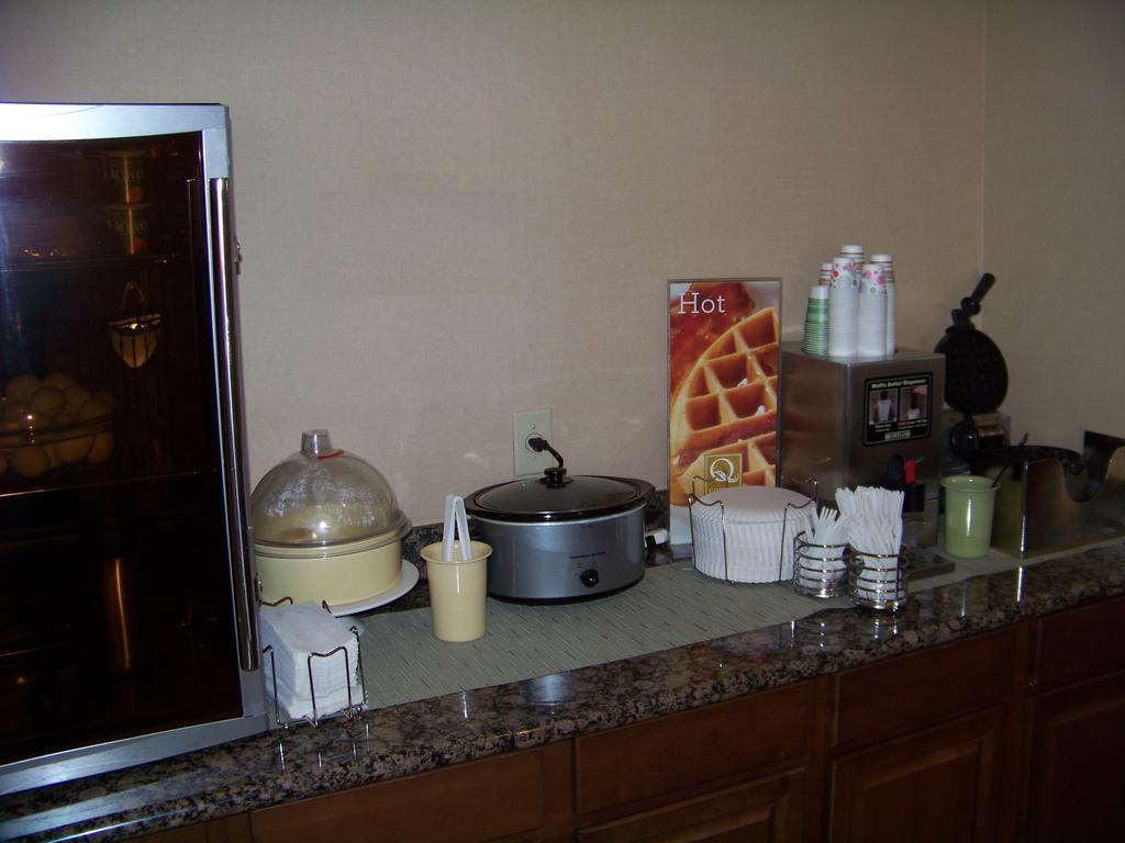 Quality Inn Huntersville Near Lake Norman Exteriér fotografie