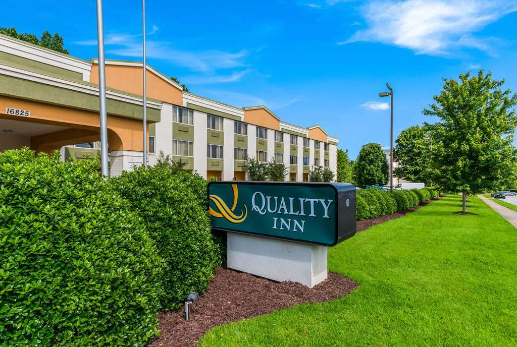 Quality Inn Huntersville Near Lake Norman Exteriér fotografie